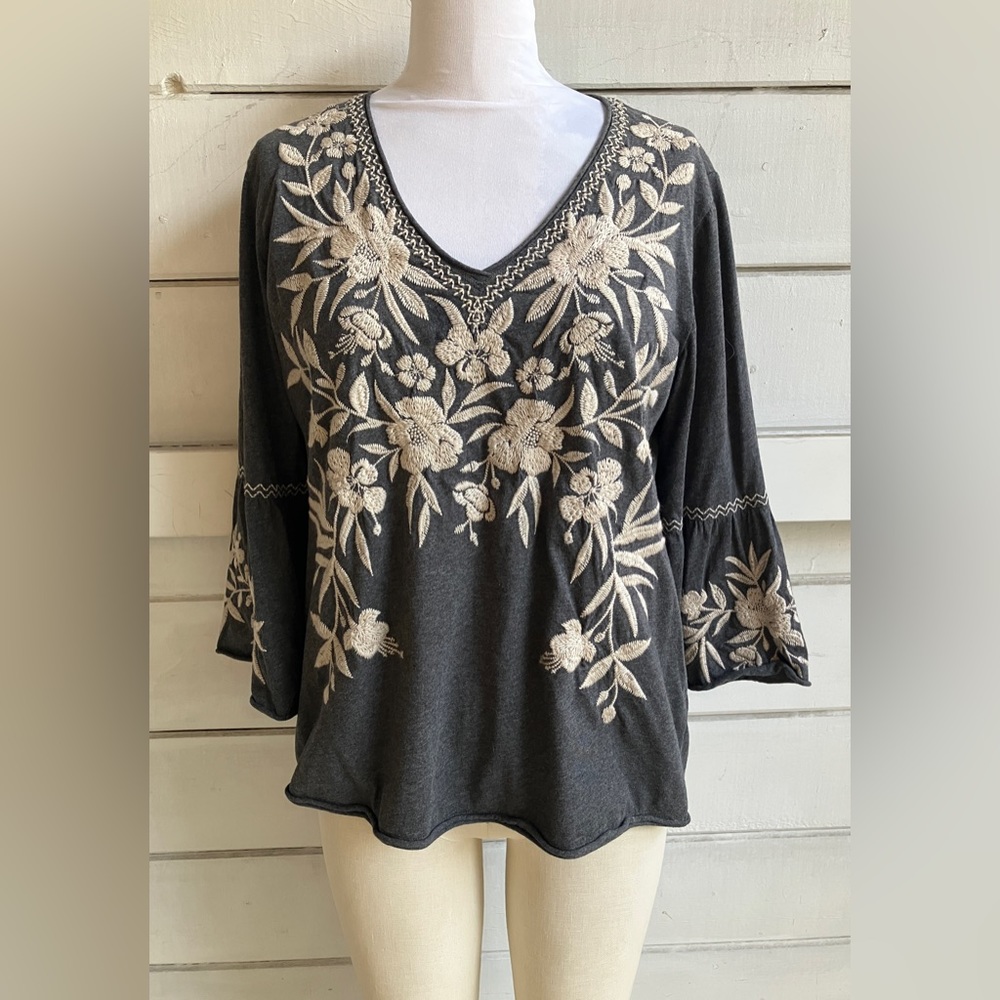 Johnny Was gray medium embroidered top.